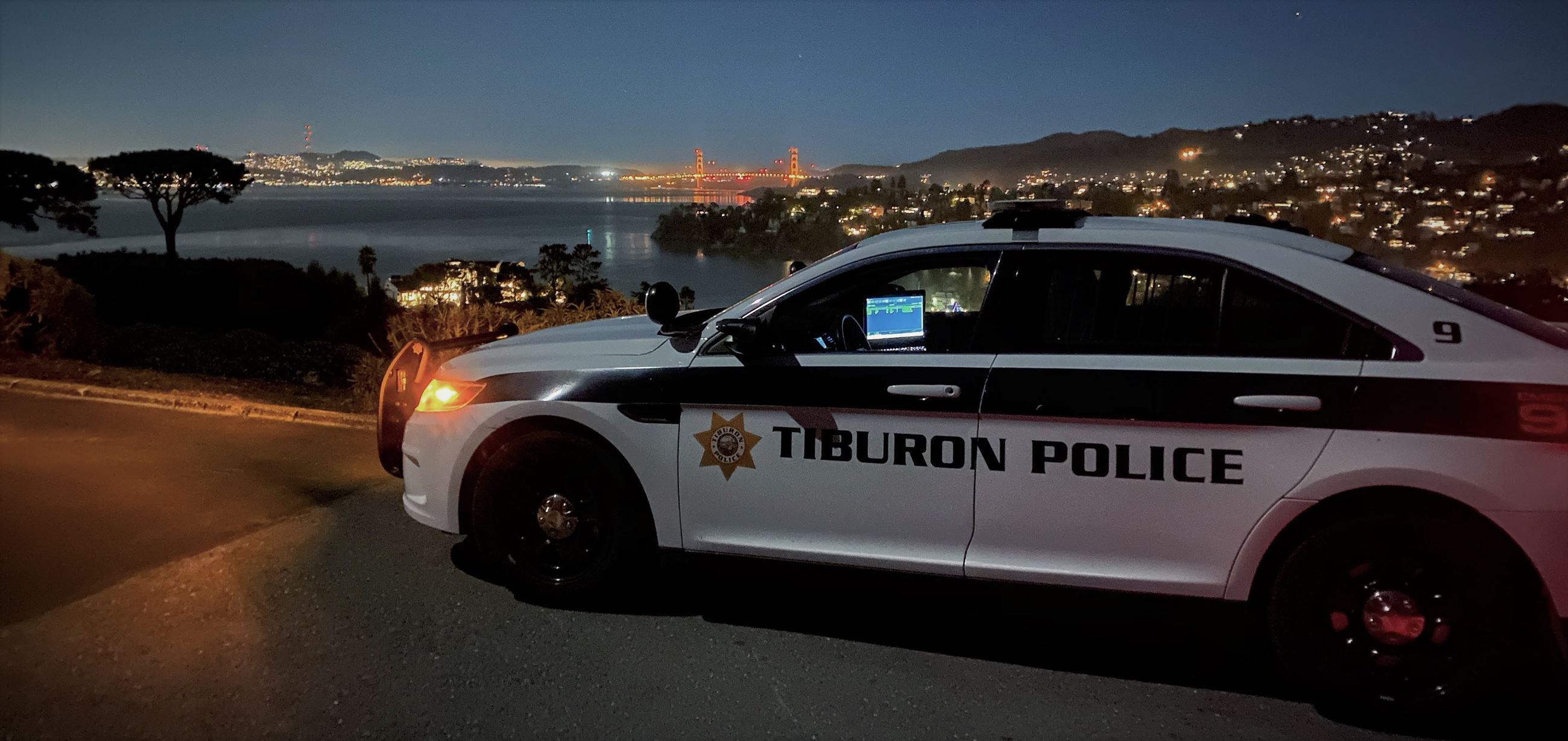 Night Tiburon PD veh